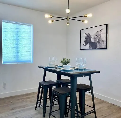 Uniquely Remodeled Historical District * Phoenix
